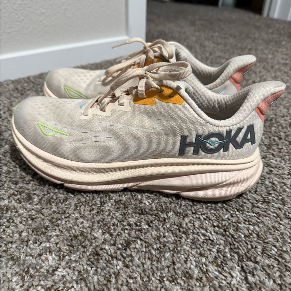 Hoka Clifton 9